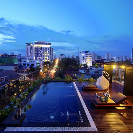 The Palm Boutique Hotel & Residence Phnom Penh Exterior photo