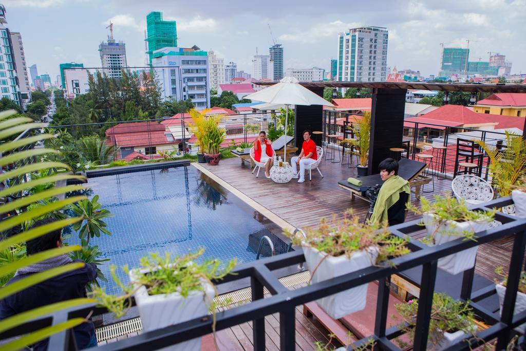 The Palm Boutique Hotel & Residence Phnom Penh Exterior photo