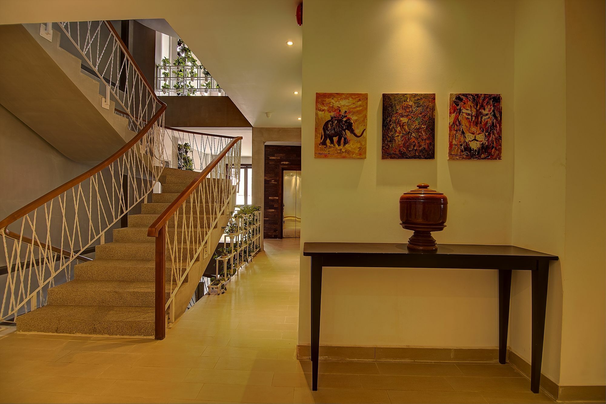 The Palm Boutique Hotel & Residence Phnom Penh Exterior photo