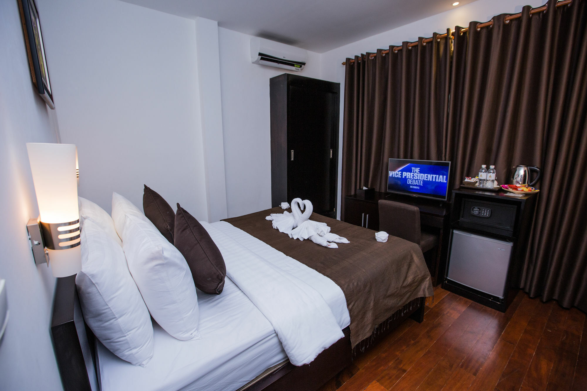 The Palm Boutique Hotel & Residence Phnom Penh Exterior photo
