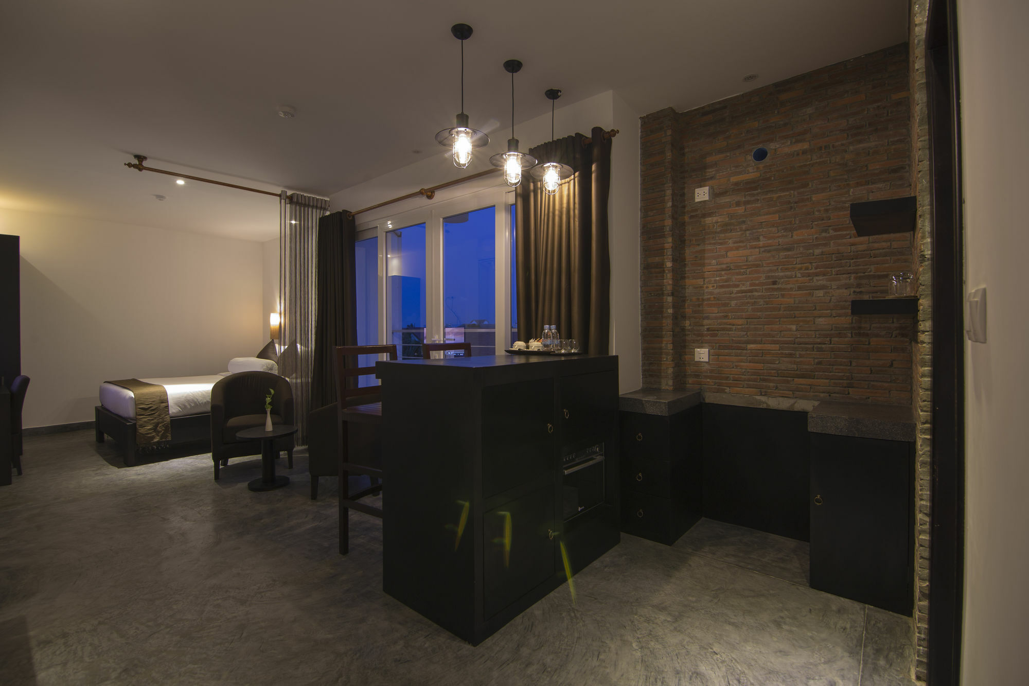 The Palm Boutique Hotel & Residence Phnom Penh Exterior photo