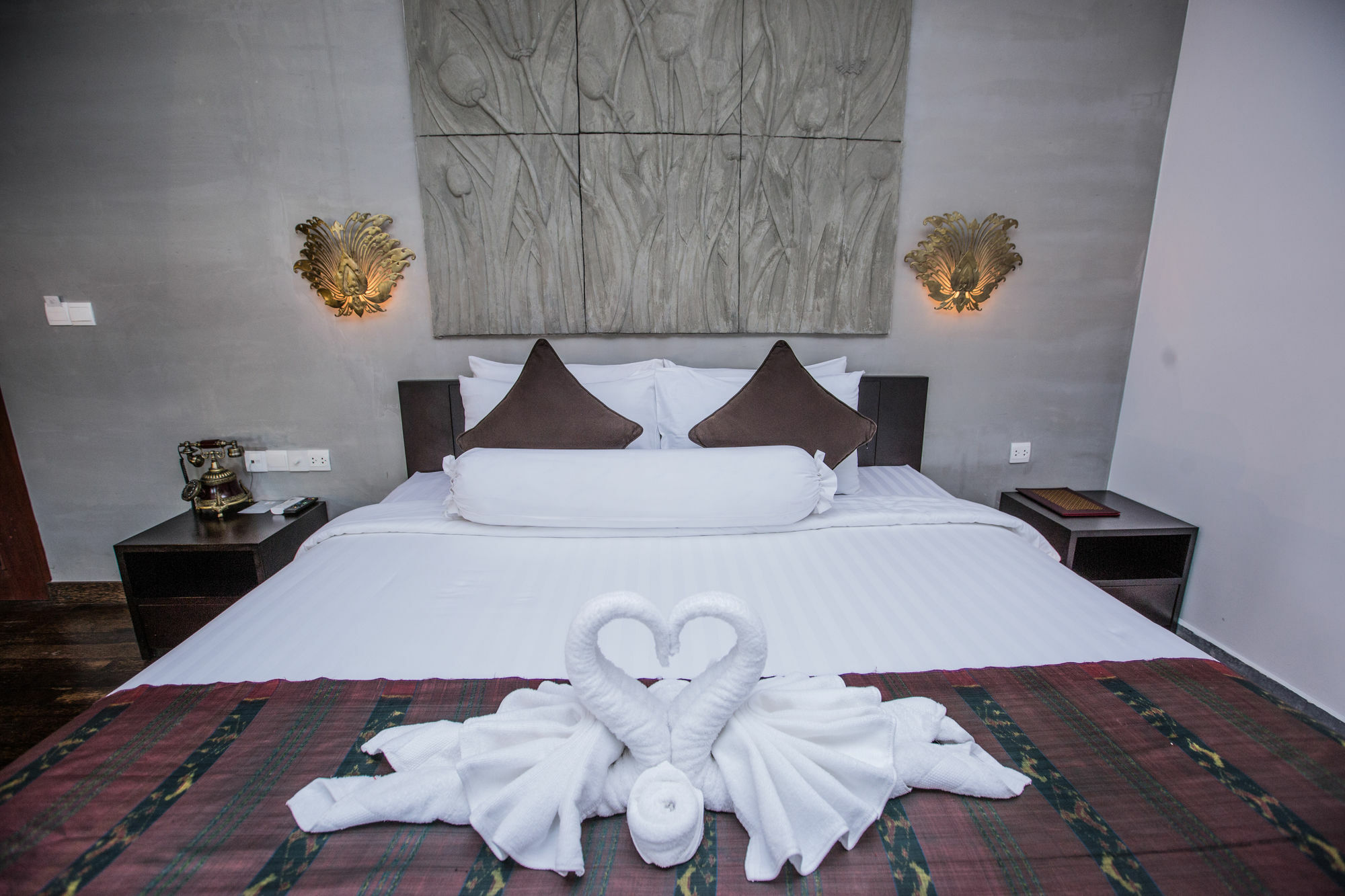 The Palm Boutique Hotel & Residence Phnom Penh Exterior photo