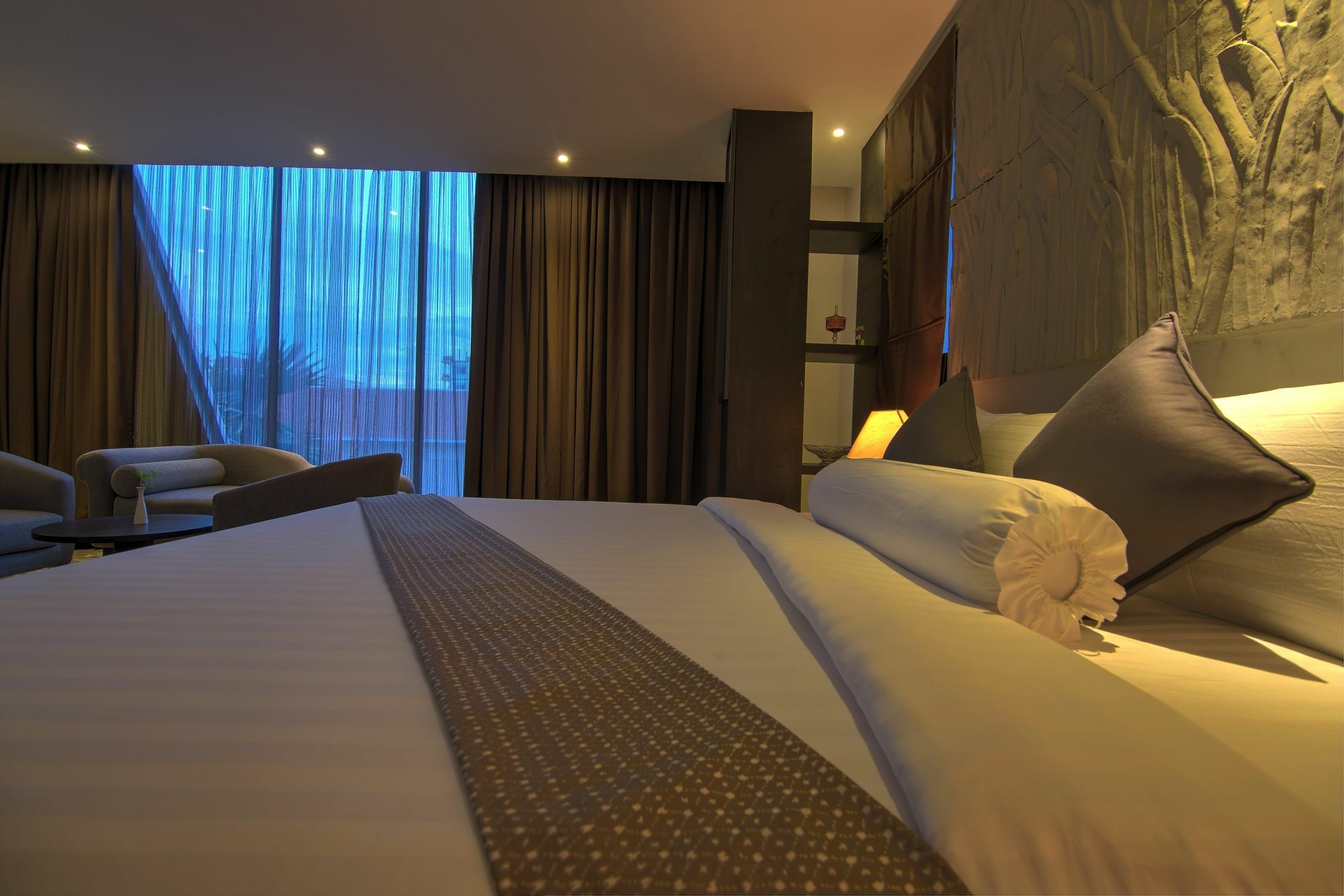 The Palm Boutique Hotel & Residence Phnom Penh Exterior photo